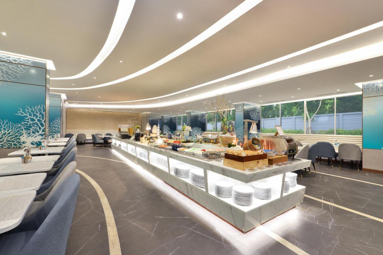 センター ポイント プライム ホテル パタヤ【SHA Extra+認定】 パッタヤー エクステリア 写真 The lounge at Changi Airport