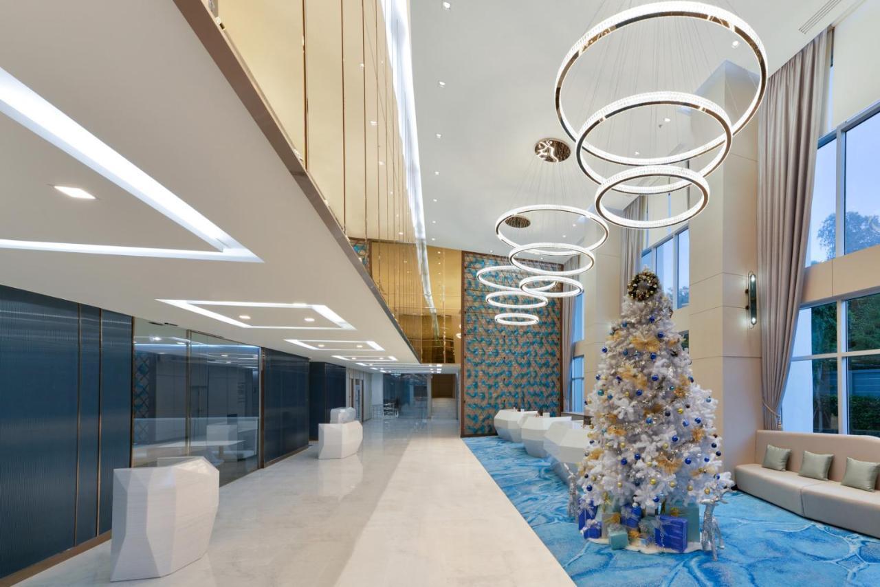 センター ポイント プライム ホテル パタヤ【SHA Extra+認定】 パッタヤー エクステリア 写真 The lobby of the hotel