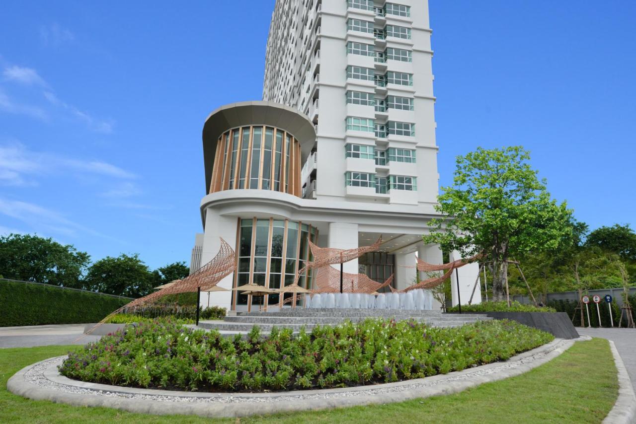 センター ポイント プライム ホテル パタヤ【SHA Extra+認定】 パッタヤー エクステリア 写真 The main entrance of the university